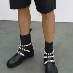 ZARA Pearl Embellished Strap Low Heeled Leather Ankle Boots Size 7 1/2 Black…